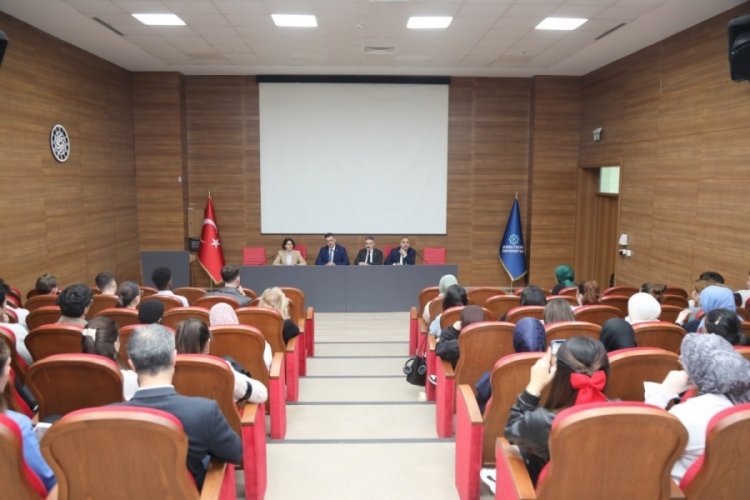 BTÜ'de rektör-öğrenci buluşmaları devam ediyor