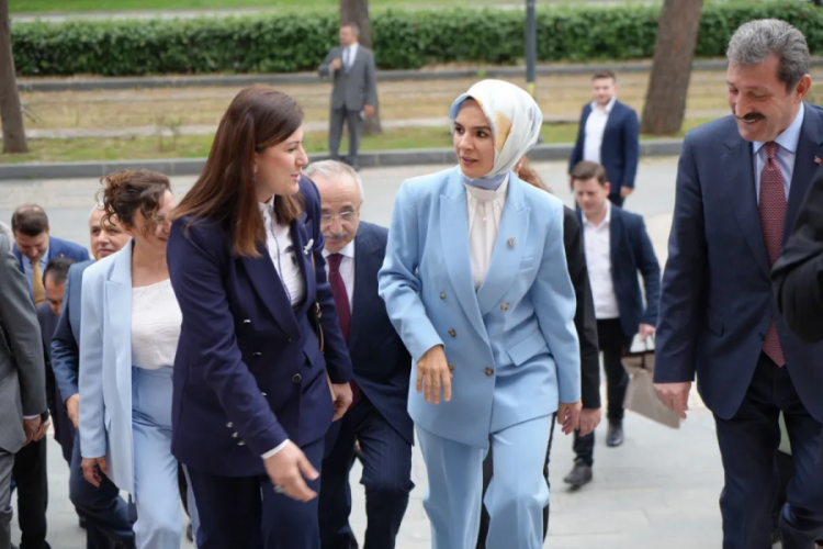 Bakan Göktaş açıkladı: Annelere doğum yardımı ödemeleri başladı