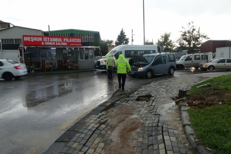 Sağanağın etkili olduğu Malatya'da hastanenin tavanı çöktü