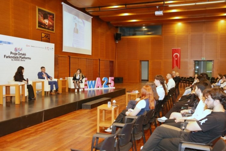 Bursa'da Doç. Dr. Ergül Halisçelik'ten gençlerle 'sürdürülebilirlik' üzerine sohbet