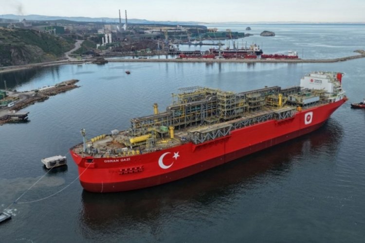 Türkiye'nin ilk yüzer doğalgaz üretim gemisi Boğaz'da!