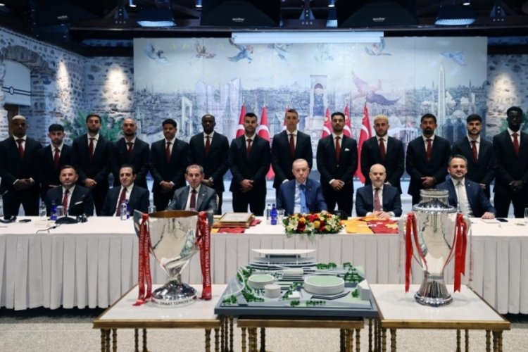 Cumhurbaşkanı Erdoğan, Galatasaray futbol takımını kabul etti
