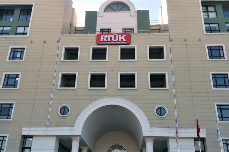 RTÜK'ten, 4 medya kuruluşuna idari para cezası!
