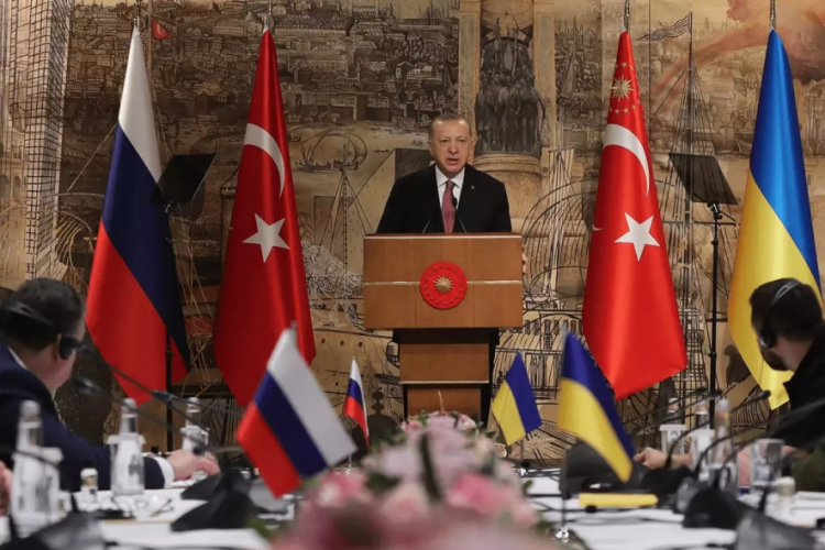 Rusya-Ukrayna barış masası yeniden İstanbul'da kuruluyor! Rusya tarih verdi