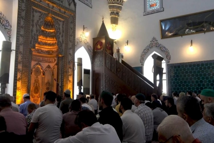 İstanbul'un Fethi'nin 572. yılında Bursa'da 572 hatm-i şerif okundu