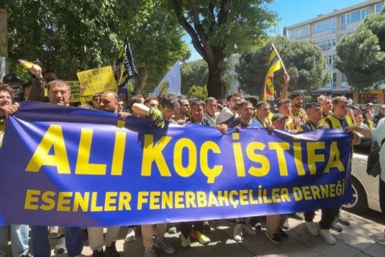 Fenerbahçe taraftarı yönetime protesto için yürüdü