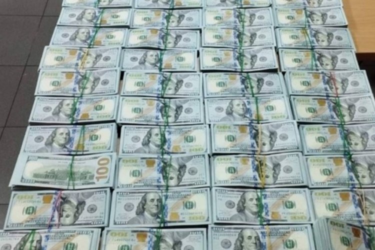 Otobüs buzdolabında ele geçirildi: Tam 510 bin dolar