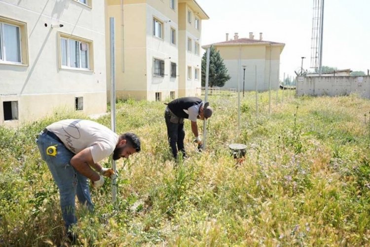 Yenişehir Belediyesi'nden 12 yıllık güvenlik sorununa tel örgülü çözüm