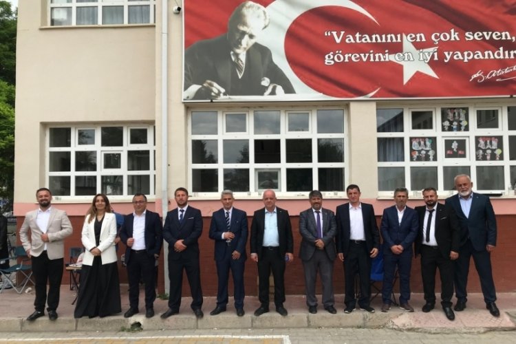 Bursa'da 4 bin seçmen için 11 aday