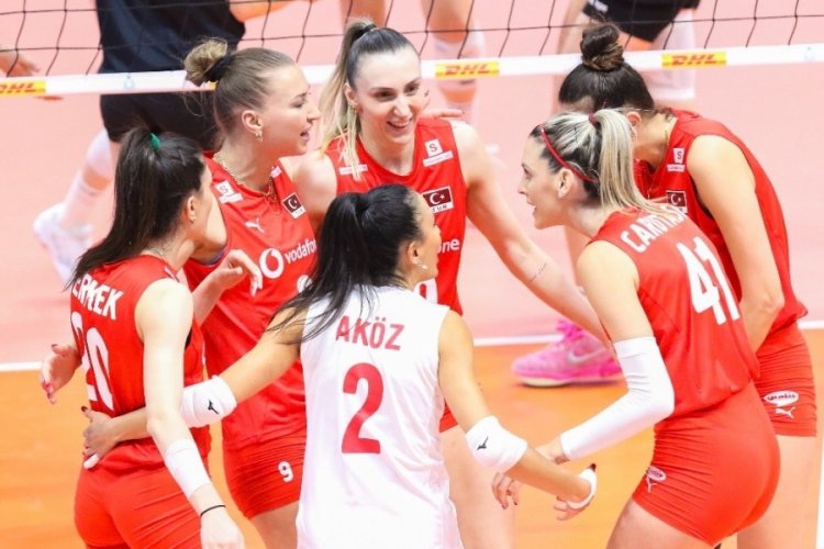 A Milli Kadın Voleybol Takımı, Çin'e gitti