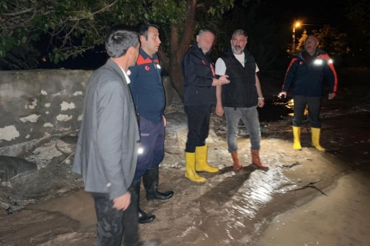 Kırşehir'de sel: 3 ev tahliye edildi