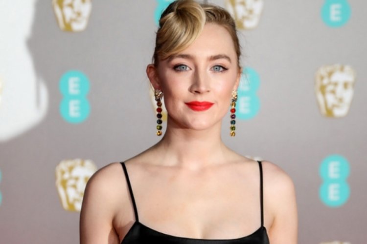 Oyuncu Saoirse Ronan ilk çocuğuna hamile