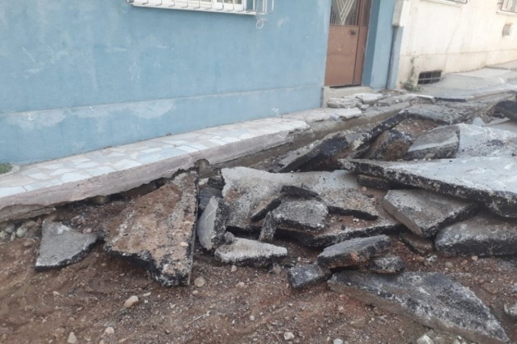 Bursa'da tepki çeken çalışma! Mermerler kırıldı, rögar tıkandı...