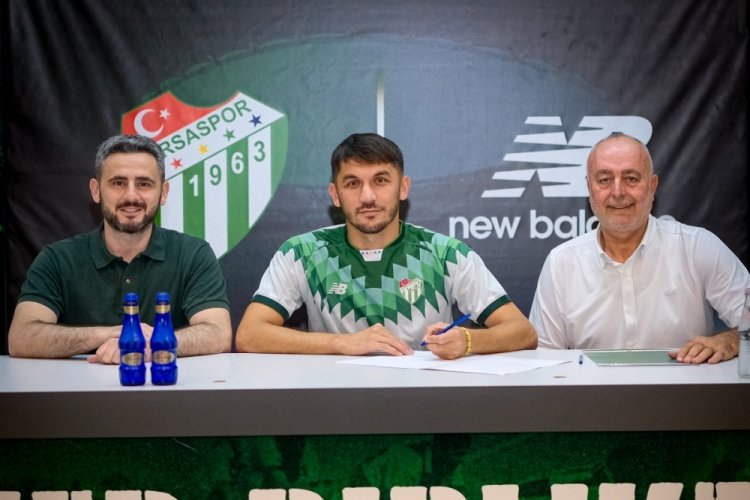 Bursaspor'un yeni transferi imzayı attı!