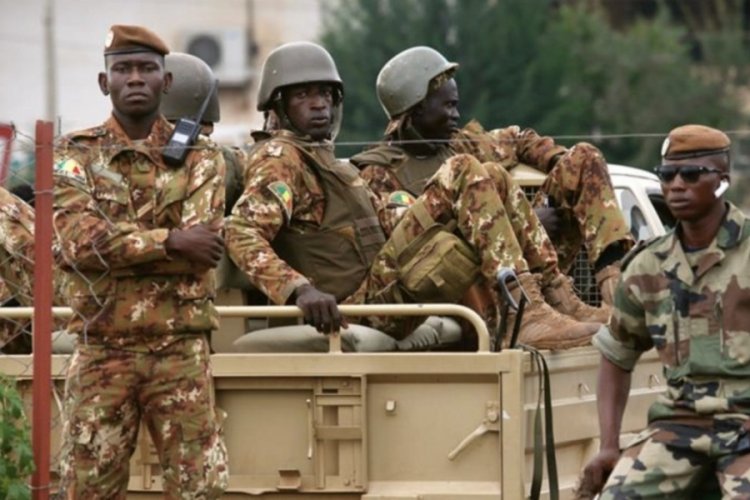 Mali'de askeri üsse saldırı: 30'dan fazla ölü