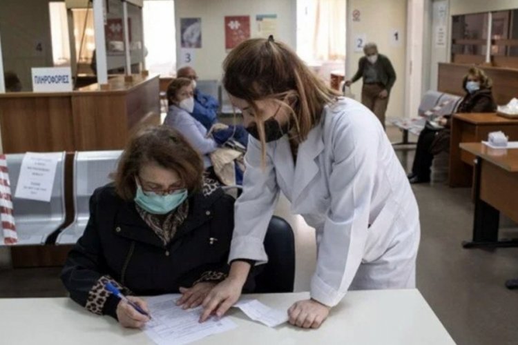 Yunanistan'da 20 bin doktor ülkeyi terk etti