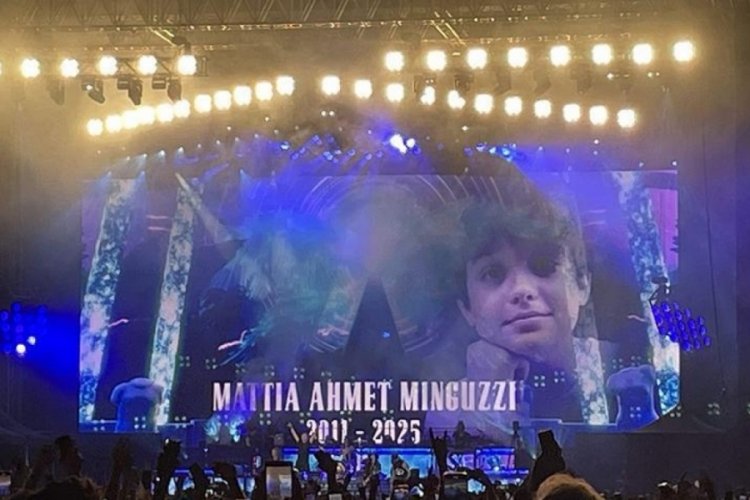 Gun's N' Roses İstanbul konserinde Mattia Ahmet Minguzzi'yi andı
