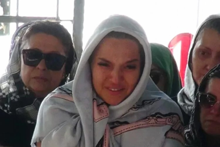 Şarkıcı Demet Akalın'ın acı günü! Kuzeni toprağa verildi