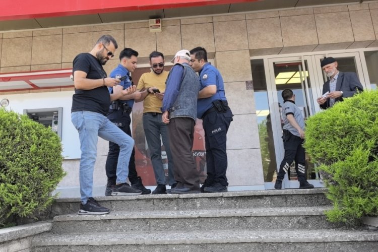 Bursa'da dolandırıcıların oyununu polis ekipleri bozdu!