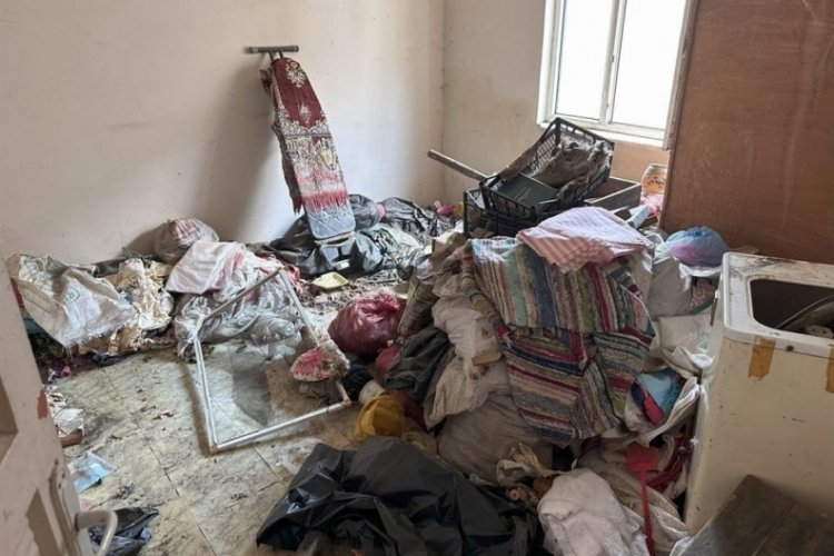 Kötü koku gelen evden çıkanlar şoke etti!