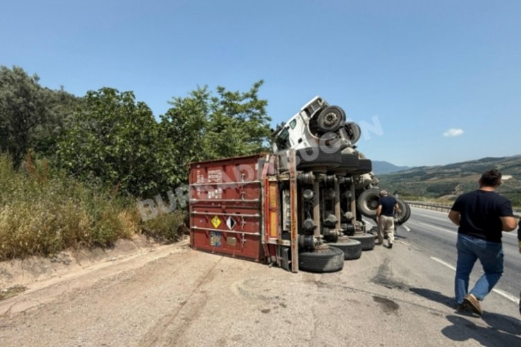 Bursa'da feci kaza! Kendini camdan aşağı attı