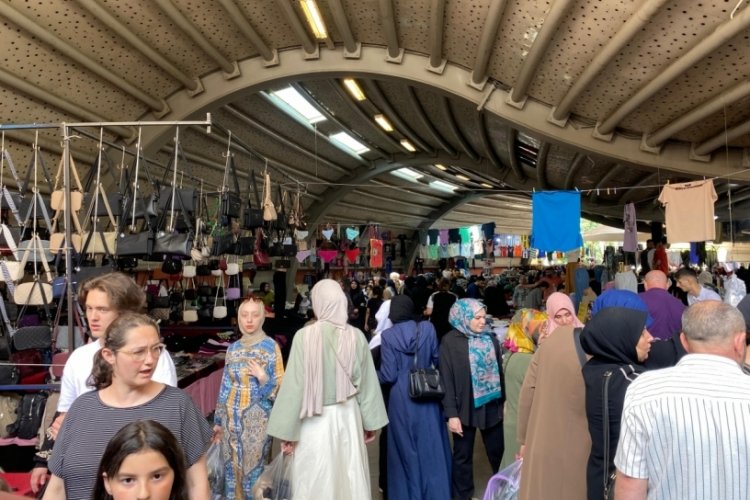 Bursa'da bayram öncesi giyim pazarları doldu! 