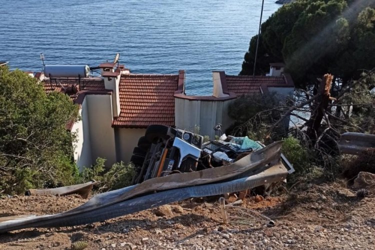 14 tonluk ağırlıkla bahçeye daldı! Bursa'da feci kaza