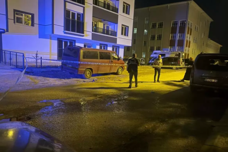 Babayla oğulun kavgasında bıçaklar çekildi!