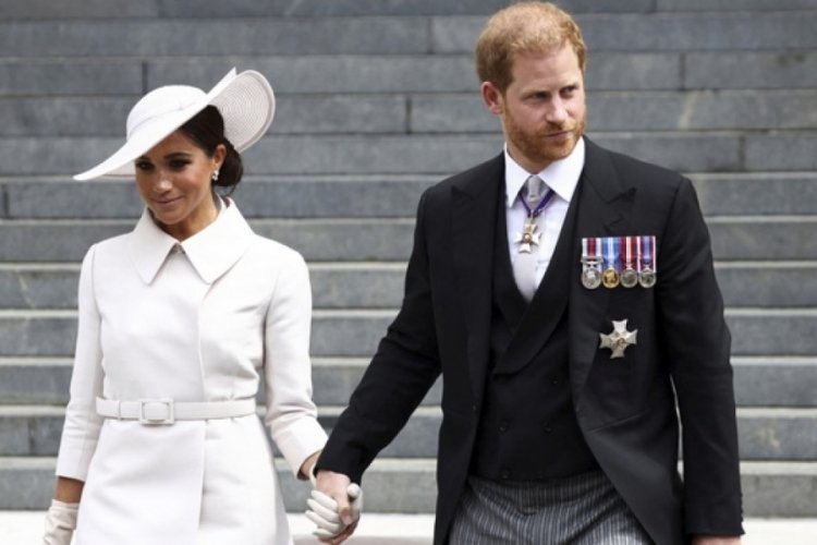 Prens Harry ölen annesi Prenses Diana'nın soyadını almak istiyor