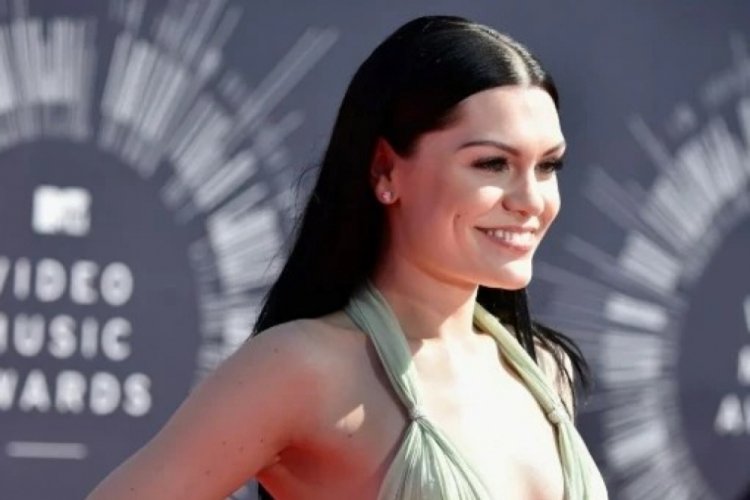 Dünyaca ünlü İngiliz şarkıcı Jessie J kansere yakalandığını açıkladı