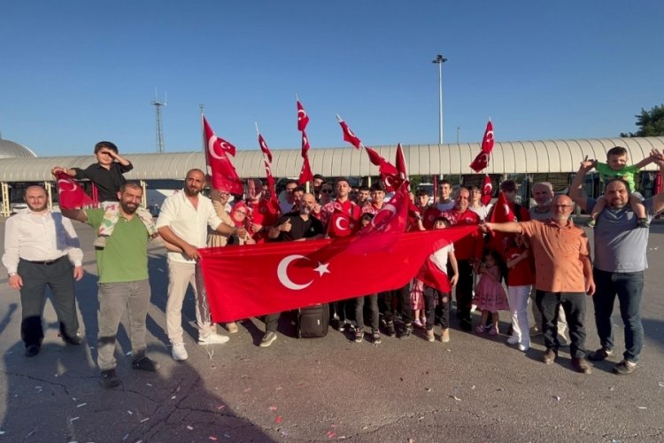 Bursa'da milli sporcular coşkuyla karşılandı!