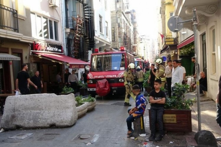 7 katlı iş yerinde korkutan yangın
