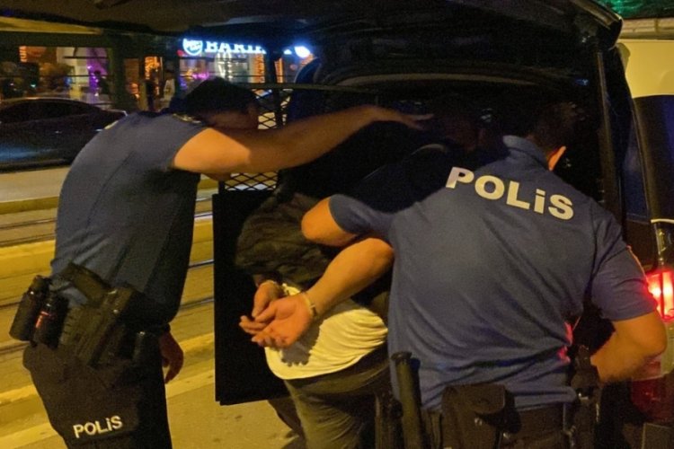 Satırla çevreye saldıran şahıs gözaltına alındı
