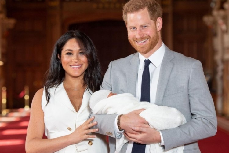 Meghan Markle ile Prens Harry, doğum öncesi dans etti