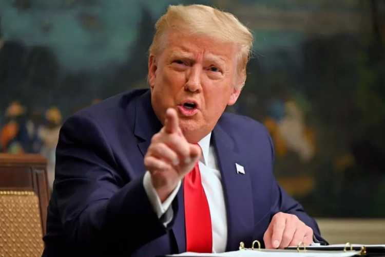 Trump 12 ülke vatandaşının ABD'ye girişini yasakladı
