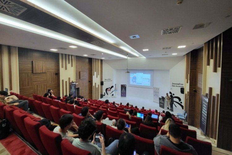 BTÜ'de dijital deprem çözümleri hackathonu gerçekleştirildi