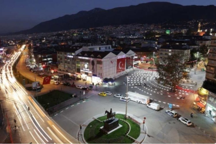 Bursa'nın ünlü meydanında 3 yıldır aynı sorun!