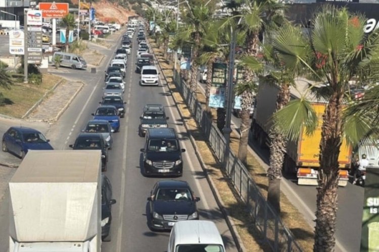 Bodrum'a 24 saatte 50 bin araç girdi