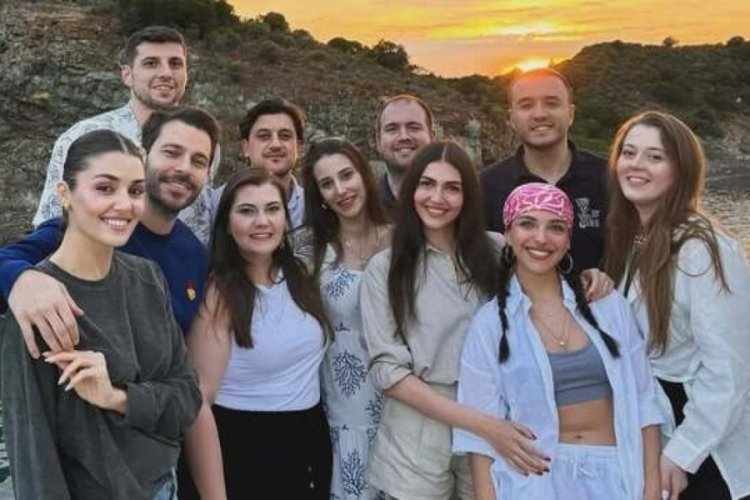 Hande Erçel ile Hakan Sabancı mavi turda