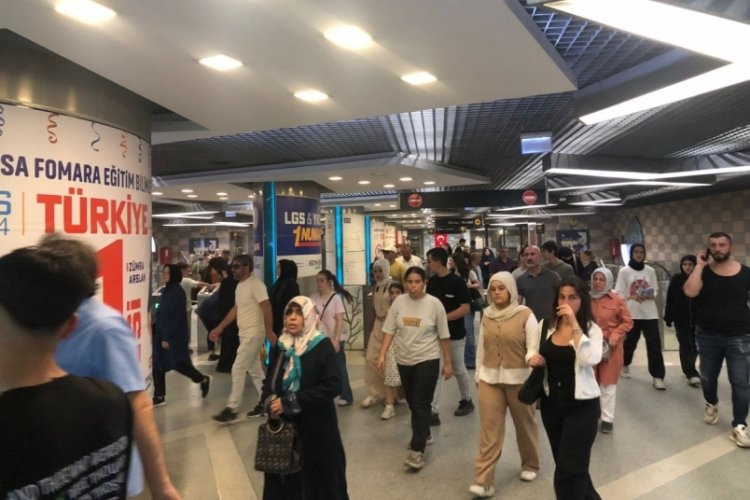 Bursa'da metro istasyonları neredeyse tıkandı...