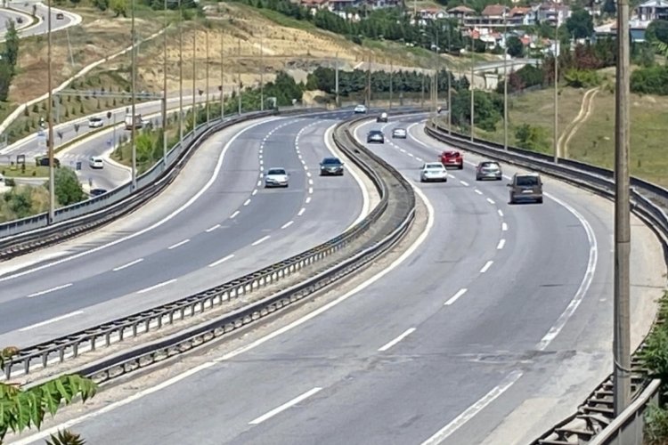 Tatilciler yolda, Kocaeli geçişinde yoğunluk yok