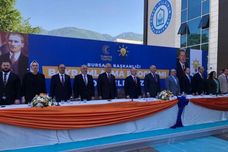 AK Parti Bursa İl Başkanlığı bayramlaşmak için bir araya geldi