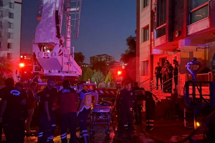Yangında can pazarı: Mahsur kalan bebek kurtarıldı
