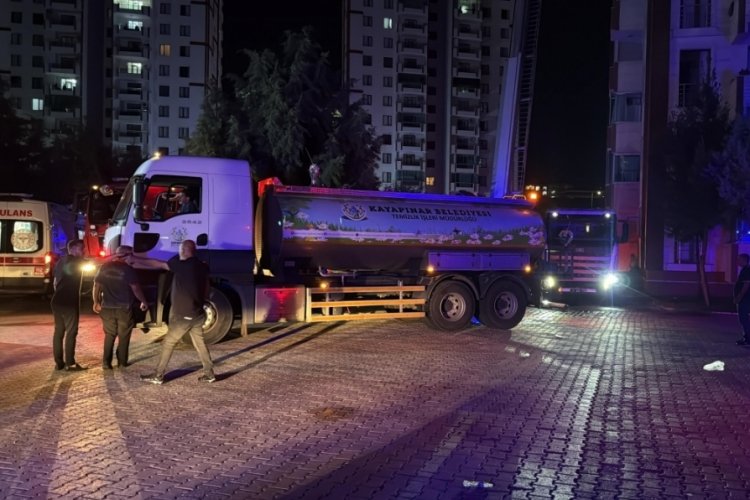 13 katlı binada çıkan yangın söndürüldü, soğutma çalışmaları sürüyor