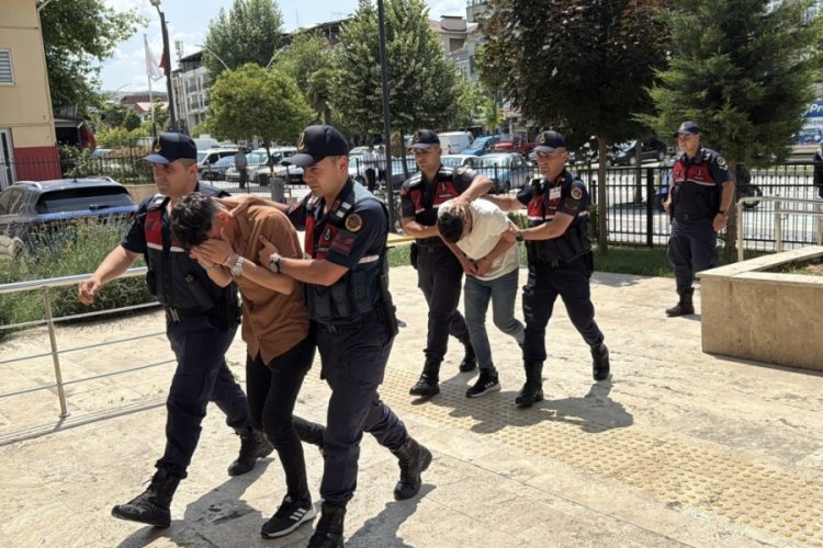 Amcalarının oğluna cinsel istismar iddiasıyla gözaltına alınan 2 kuzenden 1'i tutuklandı