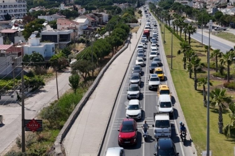 Kuşadası'na tatilci akını