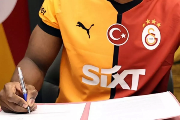 Galatasaray'dan yeni transferine büyük şok