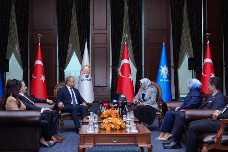 Siyasi partiler bugün bayramlaşacak