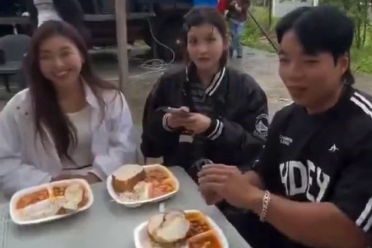 Koreli turistlere şok: Misafir gibi davet ettiler, hesabı onlara kestiler!