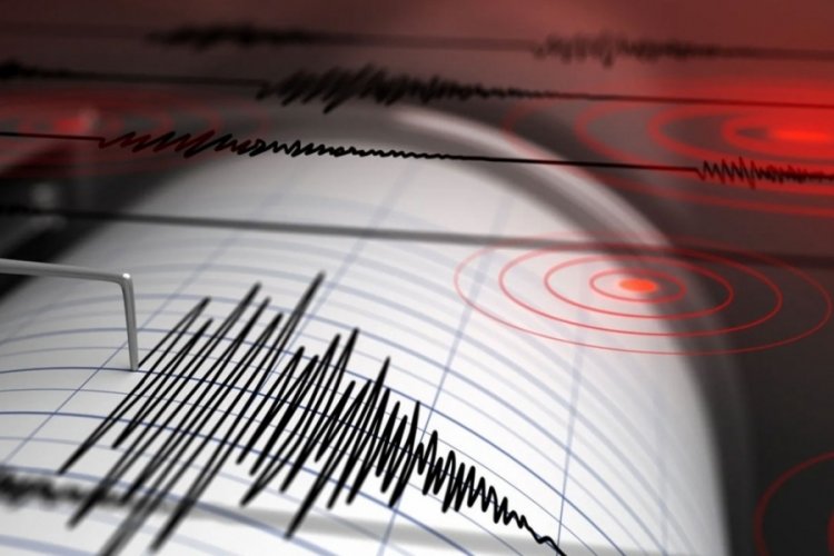İzmir'de deprem oldu!